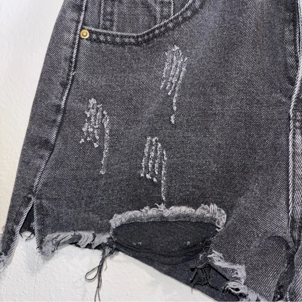 FALMER HERITAGE Jean shorts with distress Size S - Picture 2 of 6
